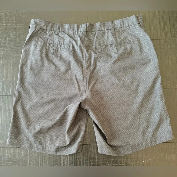 PGA TOUR Golf Shorts Mens 38 Gray & Light Gray Casual Active Flat Front Outdoors - Picture 2 of 6